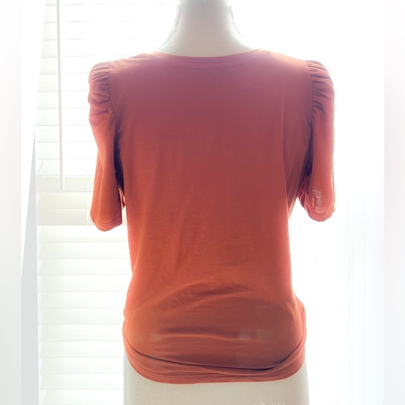 Front faux knot tee - Picture 3 of 6